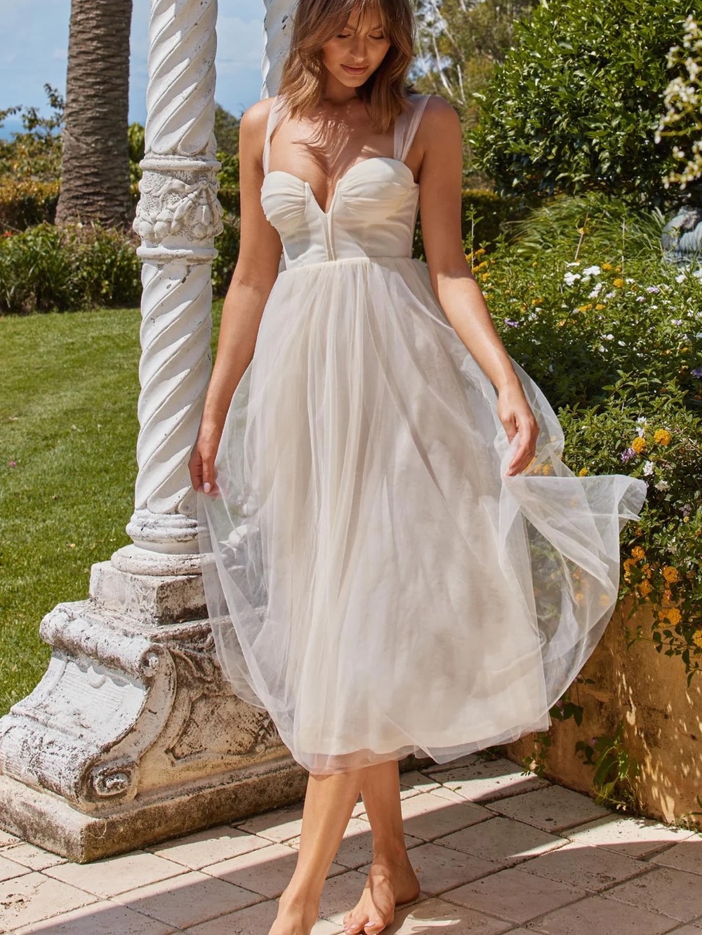 Romantic Ivory Midi Tulle Dress with Sweetheart Bodice